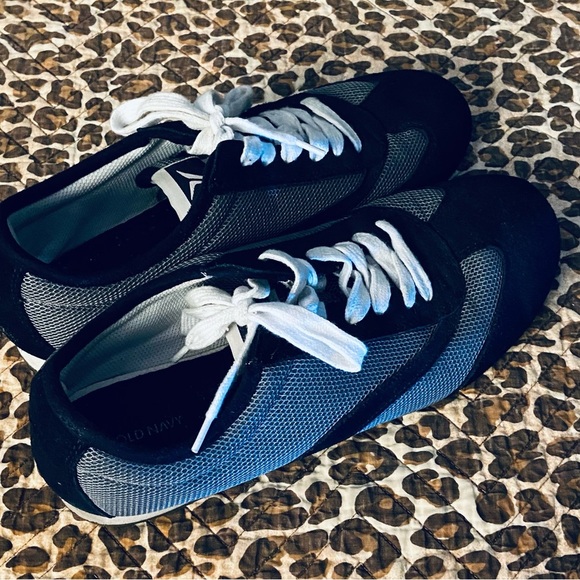 Old Navy Retro Casual Sneakers Size 11 - Picture 5 of 7